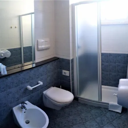 מלון Hotel Corona רימיני