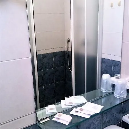 Hotel Corona 3* רימיני