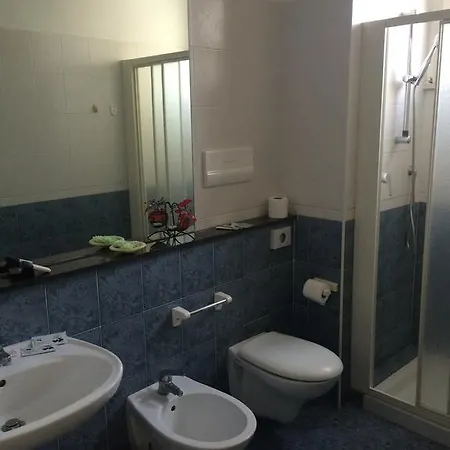 Hotel Corona רימיני