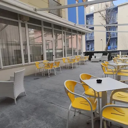 מלון Hotel Corona רימיני