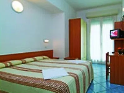 מלון Hotel Corona רימיני