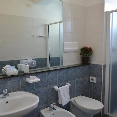 מלון Hotel Corona רימיני
