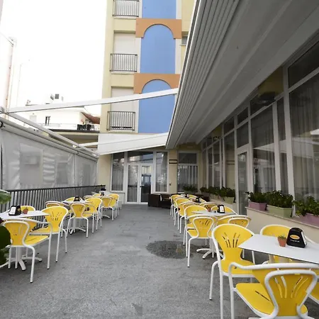 מלון Hotel Corona רימיני
