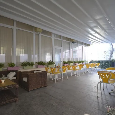 Hotel Corona רימיני
