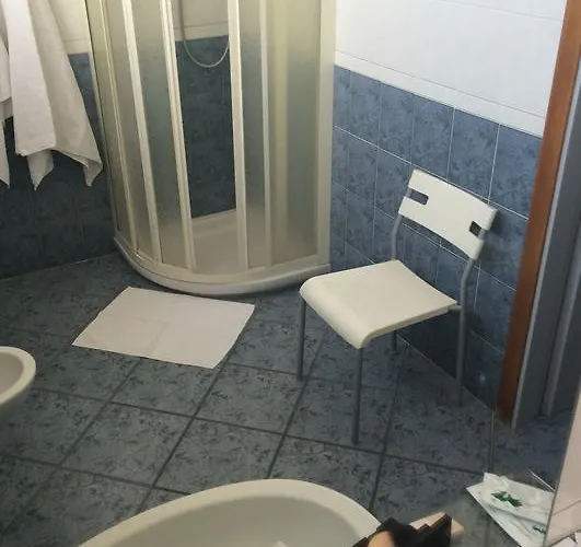 Hotel Corona 3* רימיני