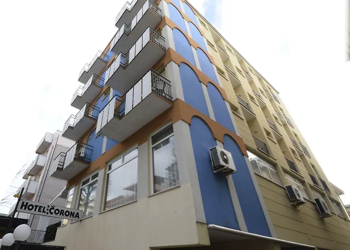 מלון Hotel Corona 3*