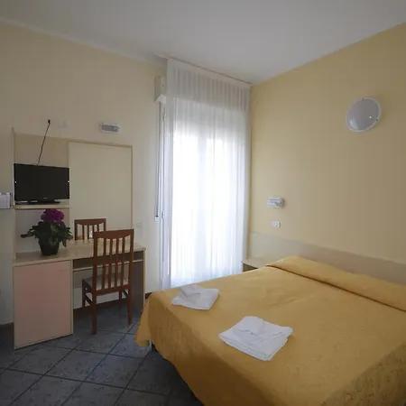 Hotel Corona 酒店