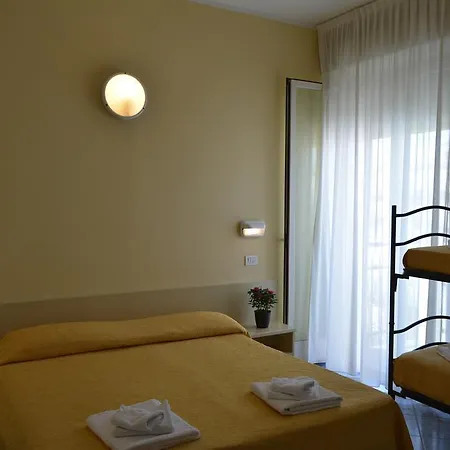 Hotel Corona 호텔 3*