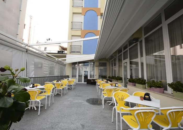 Hotel Corona 3* 리미니