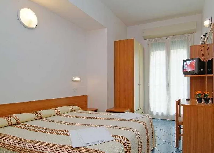 Hotel Corona 酒店 里米尼