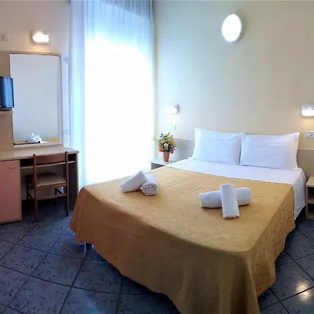 ホテル Hotel Corona