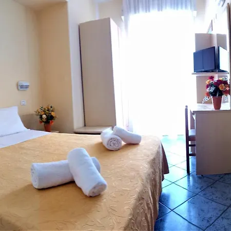 Hotel Corona ホテル リミニ