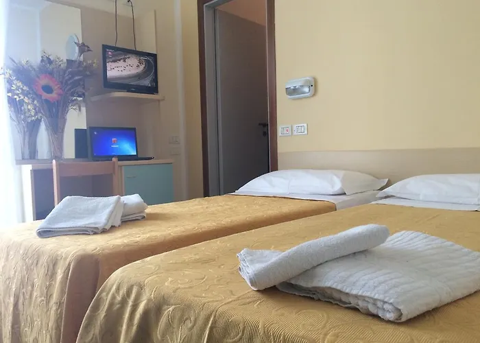 מלון Hotel Corona רימיני