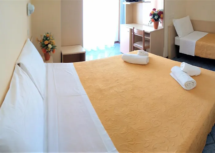 Hotel Corona מלון