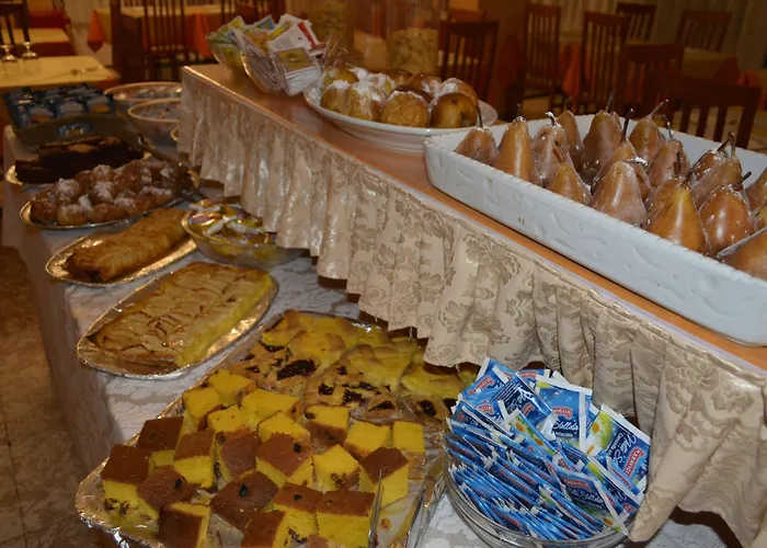 Hotel Corona מלון